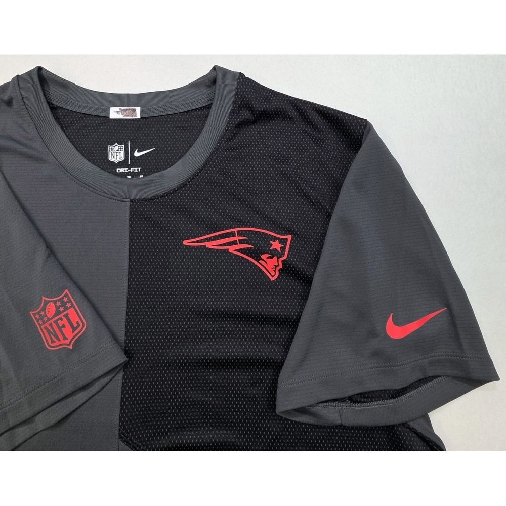 Nike New England Patriots NFL Short Sleeve Shirt Mens‎ XL Coach Worn LIMITED USE